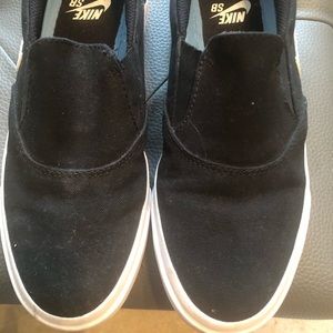 Nike SB slip on black